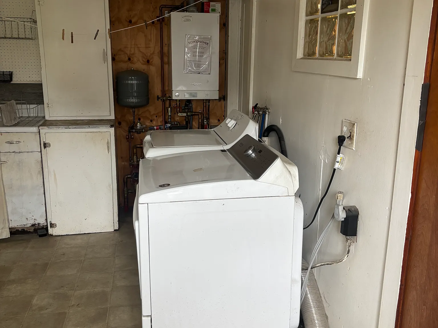 4 bed, 2800 sqft, $1,200 — Photo 3
