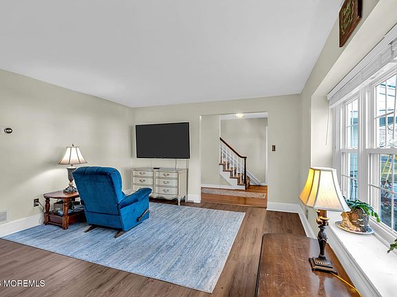 4th image of 13 Dunbarton Road