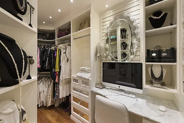 Sold by Nest Seekers International | media 7