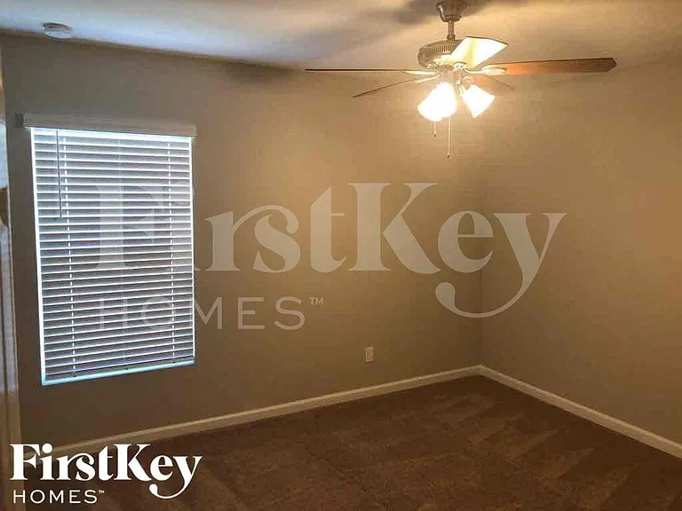 1692 SW Success St — Photo 8