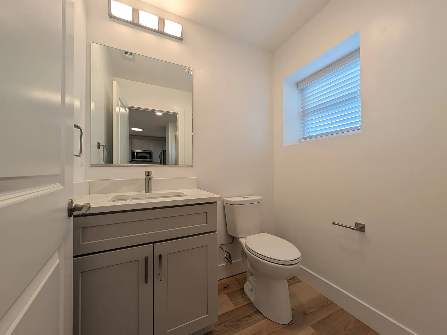 5 bed, 3.5 bath, $5,975 — Photo 3
