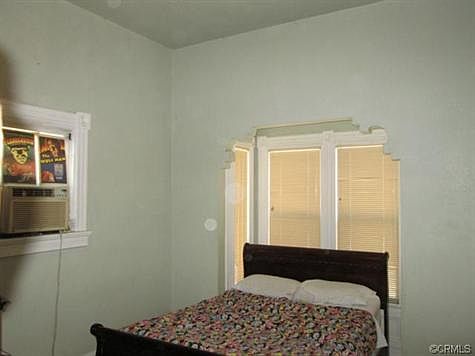 5th image of 551 W Union St
