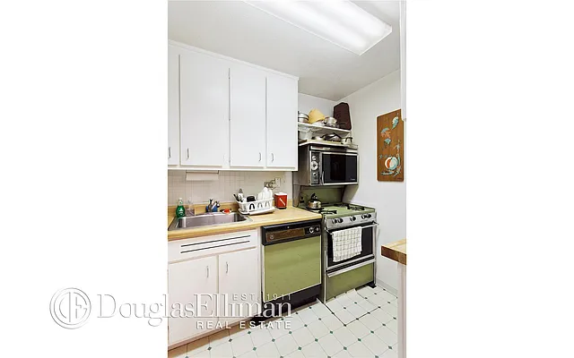 Sold by Douglas Elliman | media 13