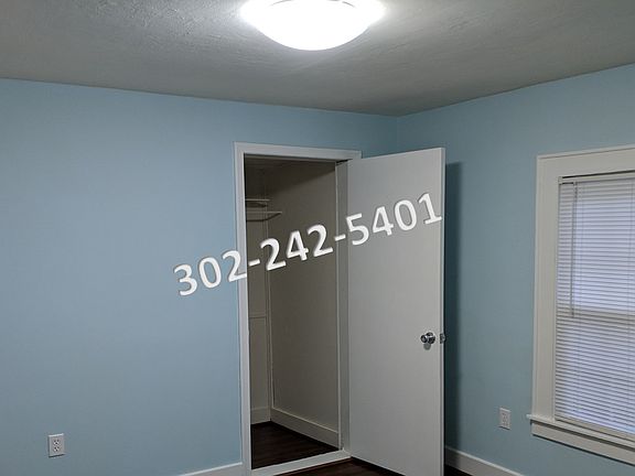 Bedroom w/walk-in closet