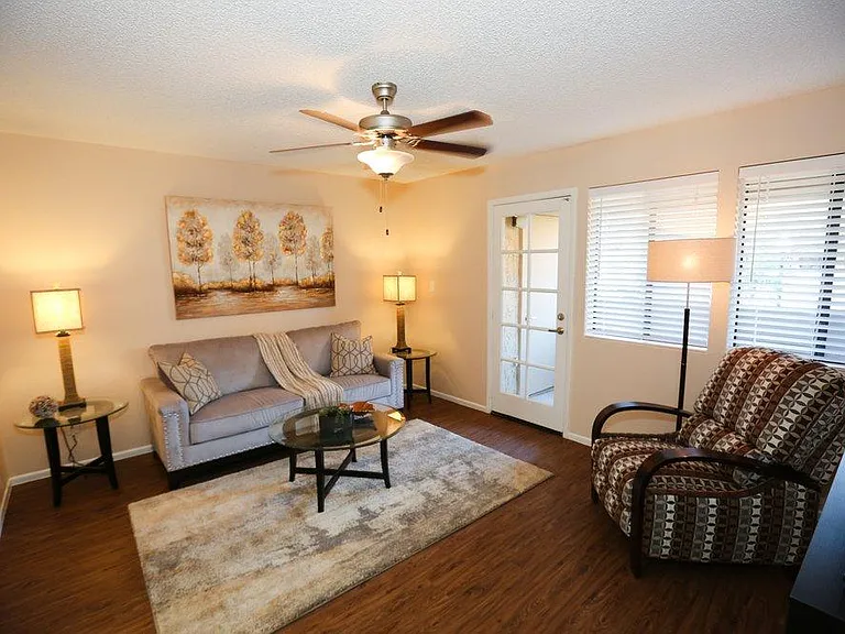 10134 W Mohawk Ln — Photo 1