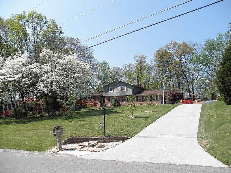 2nd image of 7509 Glastonbury Rd