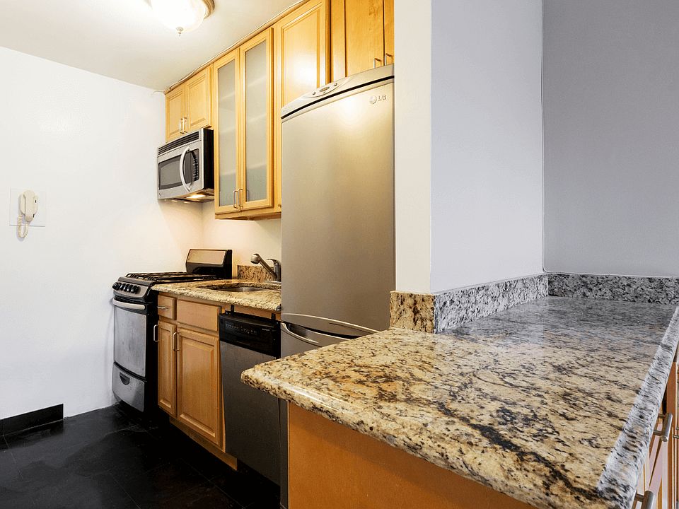 2nd image of 784 Columbus Ave APT 12K