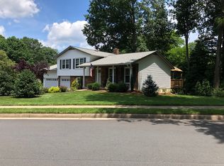 5745 Wooden Hawk Ln, Burke, VA 22015