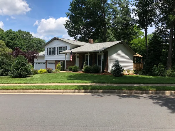 5745 Wooden Hawk Ln, Burke, VA 22015