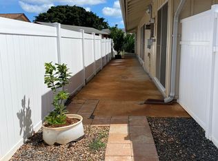 1350 Hooli Cir, Pearl City, HI 96782