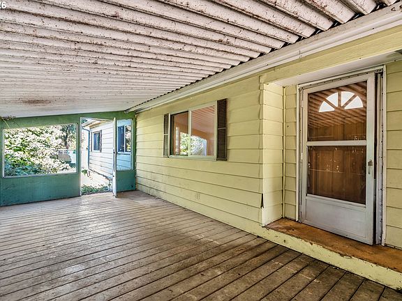 5th image of 2253 47th Ave NE