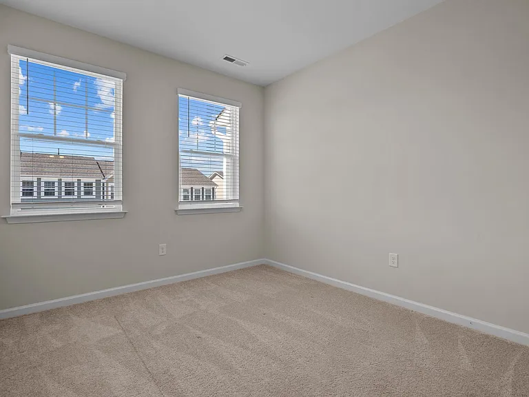 2704 Saltaire Ave — Photo 19