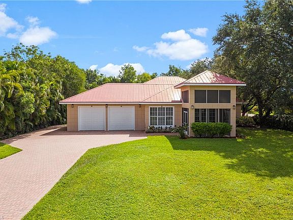 3rd image of 15461 Huntington Ct