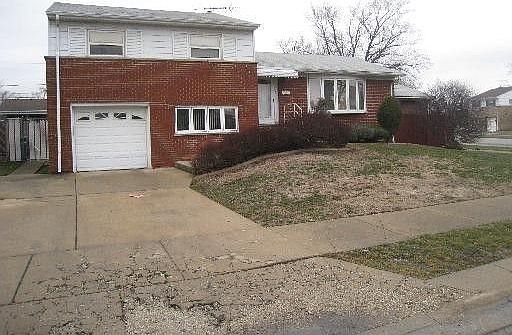 2nd image of 901 Helen Dr