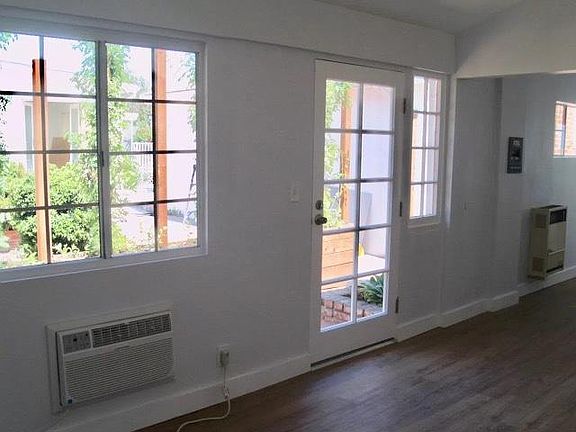 2nd image of 5910 Edgemar Ave #1/2