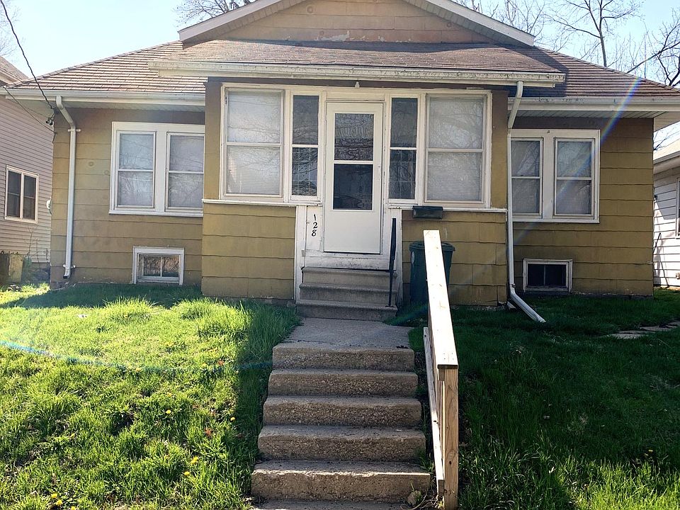 1st image of 128 Moir St