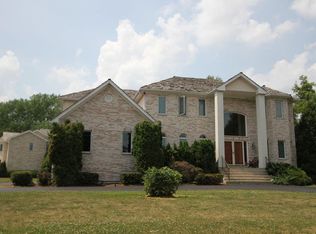 1 Enclave Way, Hawthorn Woods, IL 60047