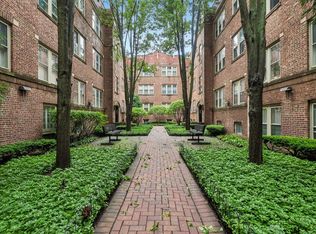 221 N Oak Park Ave APT 2E, Oak Park, IL 60302