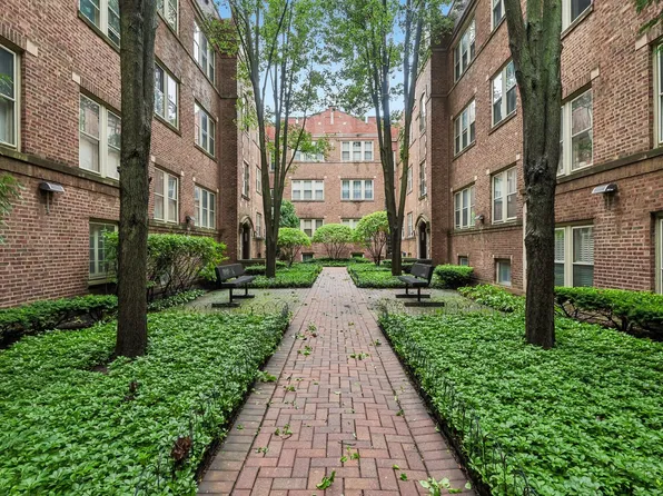 221 N Oak Park Ave APT 2E, Oak Park, IL 60302