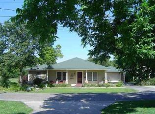 4568 Roosevelt Ave, Groves, TX 77619