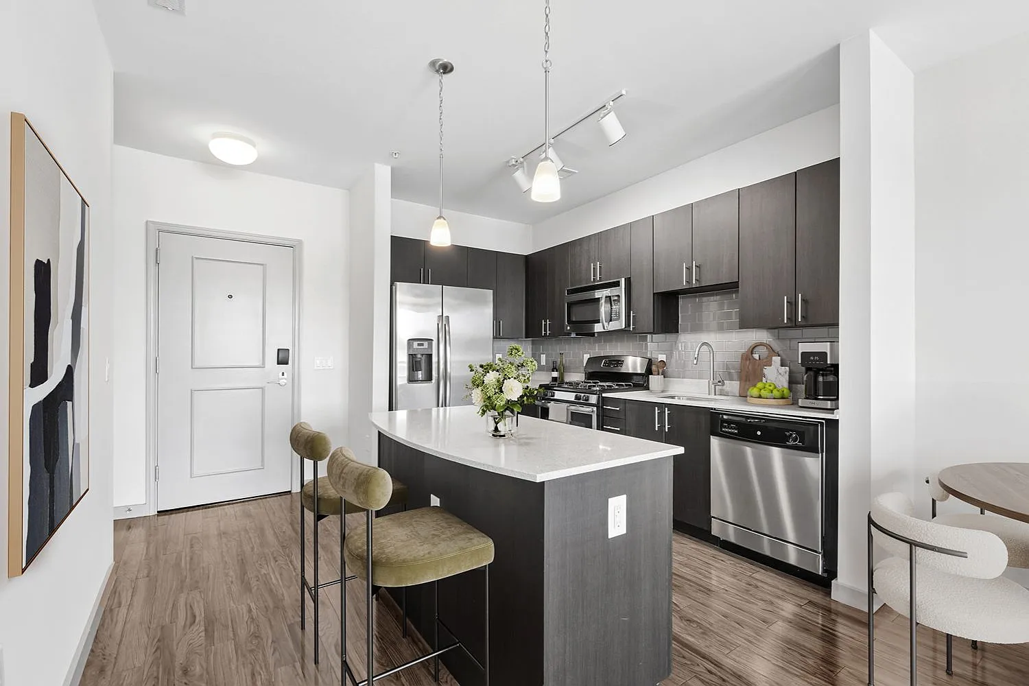 7001 Arlington at Bethesda — Photo 1