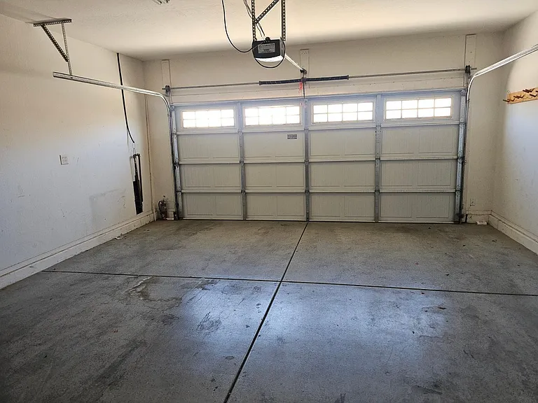 18515 W Caribbean Ln — Photo 26
