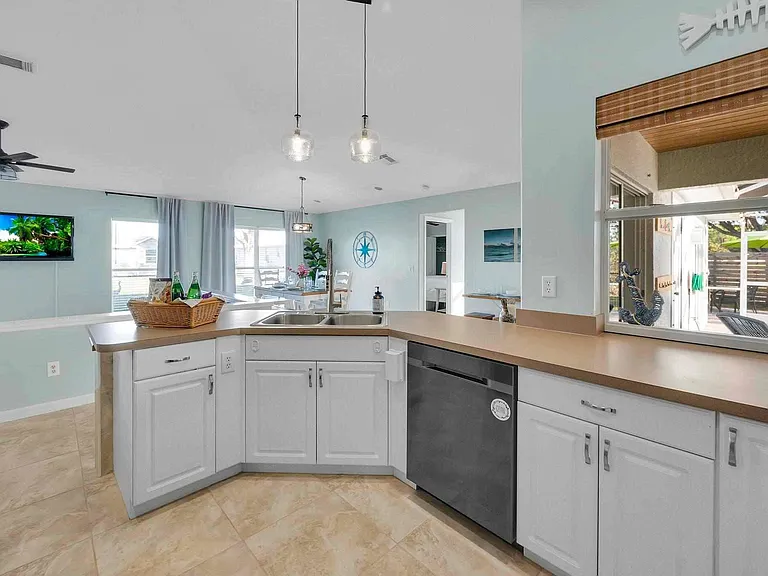 5464 NW Milner Dr — Photo 14