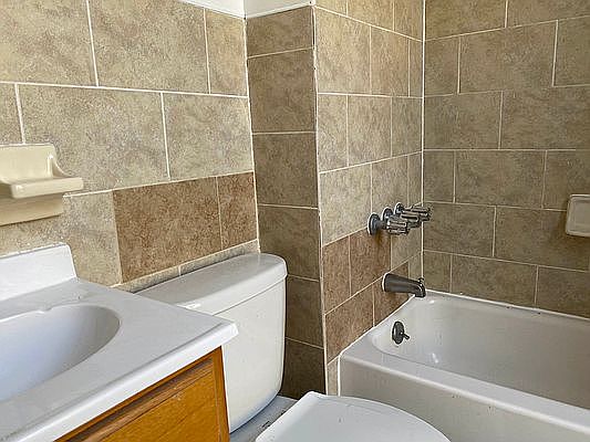5th image of 235 E 111th St APT 2