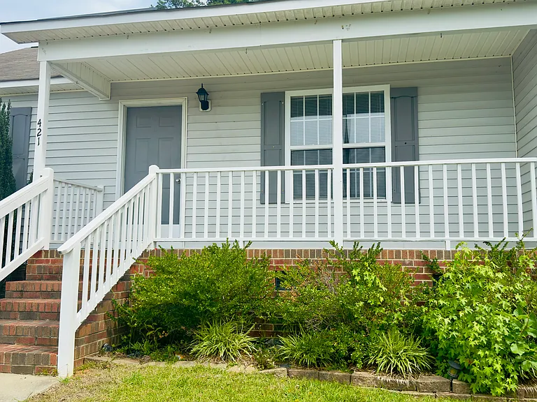 421 Barn View Ct — Photo 2