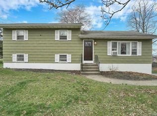 104 Monarch Dr, Newburgh, NY 12550