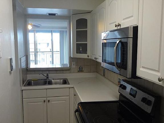 2nd image of 9200 Fontainebleau Blvd