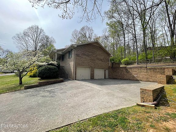 5th image of 1001 Buckthorn Dr