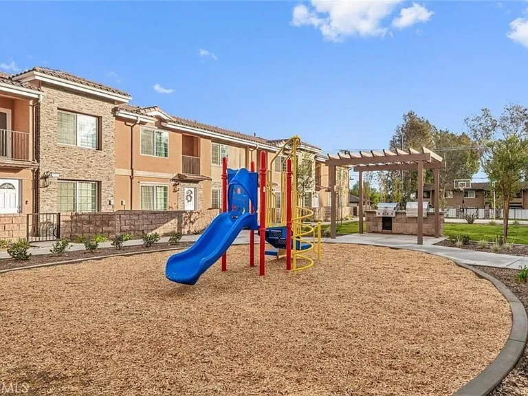 16408 Valencia Ave #110 — Photo 12