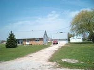 3851 Queens Rd, Greenleaf, WI, 54126