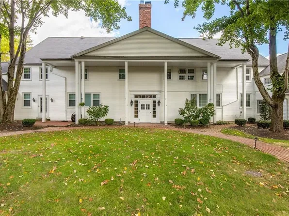 14661 Hillbrook Ln N APT 10, Chagrin Falls, OH 44022