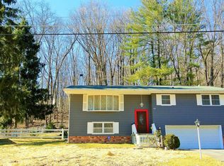 814 Wedgewood Lake Dr, Stroudsburg, PA