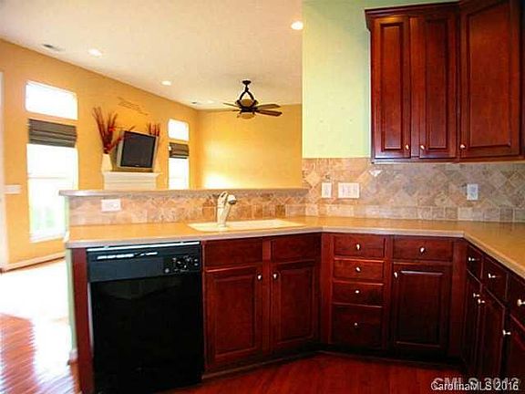 4th image of 2184 Southridge Dr