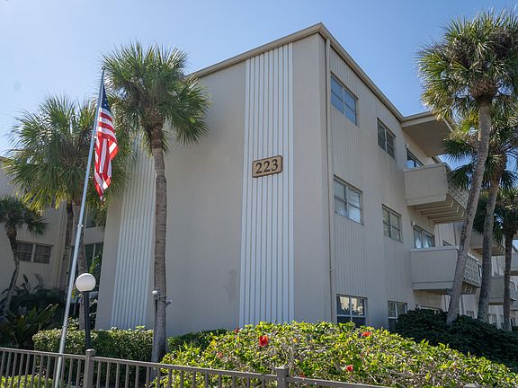 3rd image of 223 Columbia Dr APT 112
