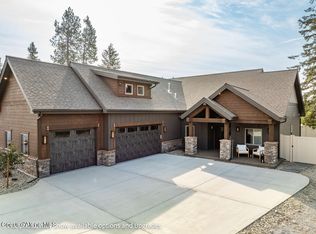 1118 E Sleeping Deer Ave, Hayden Lake, ID 83835