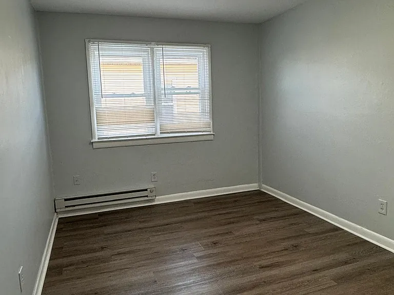 206 E Ayre St #4 — Photo 5