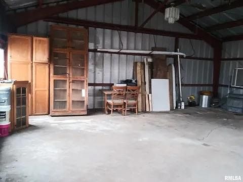4th image of 4121 N University St