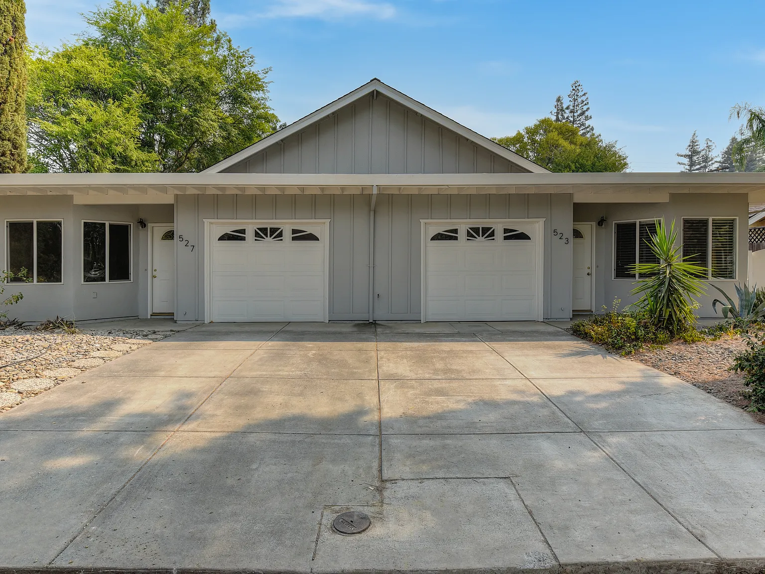 3 bed, 1385 sqft, $3,295 — Photo 1