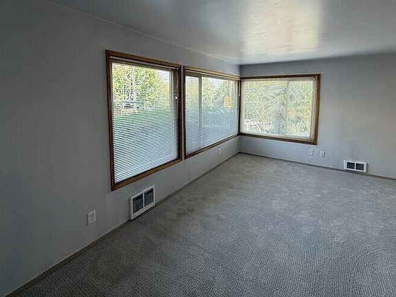 3rd image of 1505 E Galer St APT 2