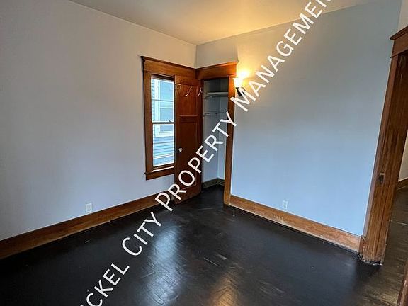 4th image of 31 Custer St Floor 1