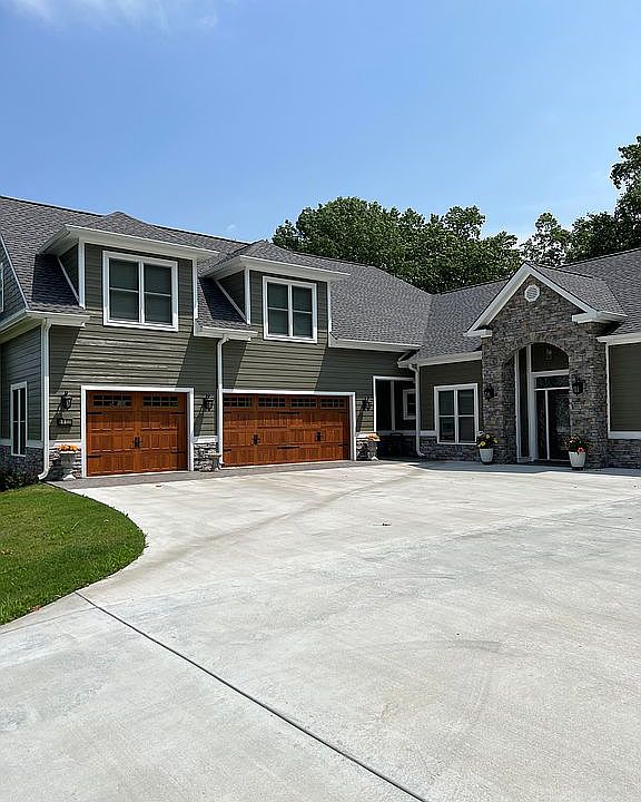 1st image of 1650 Awalt Dr