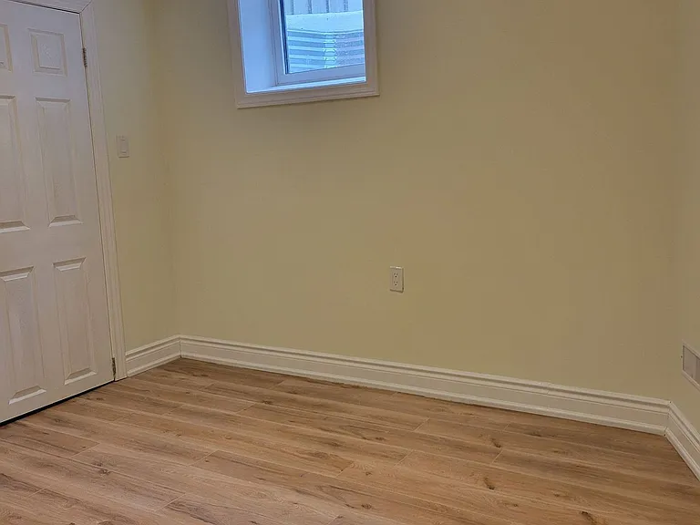 42 Ambleside Cres #LOWER — Photo 13