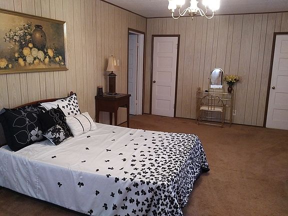 4th image of 208 W Hornbeck Blvd