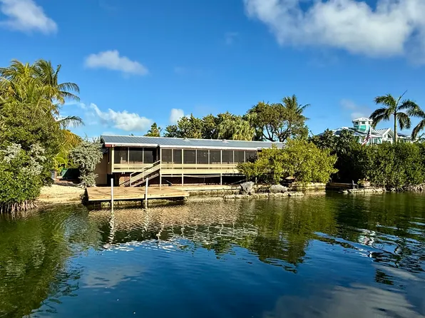 17338 Dolphin St E, Summerland Key, FL 33042