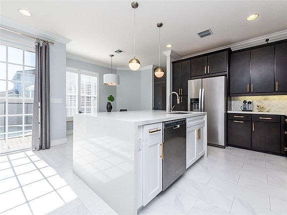5th image of 2034 SW 16th Ter