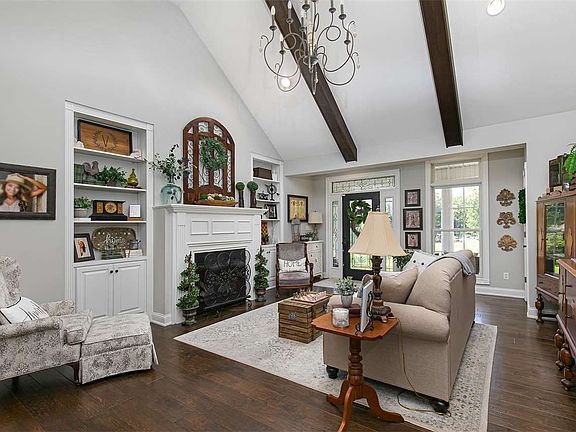 4th image of 289 Lake Forest Dr